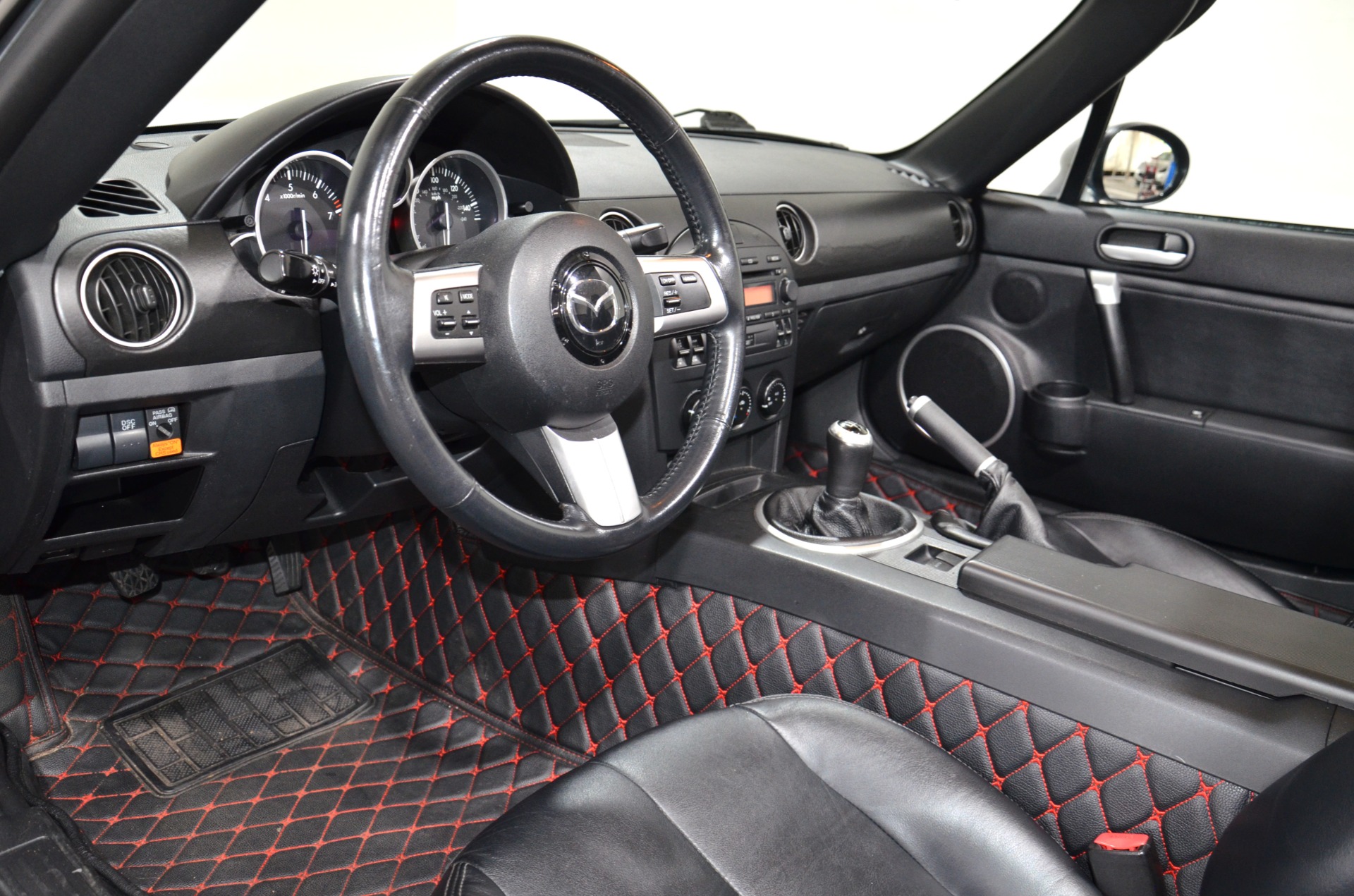 2006 Mazda MX-5 Miata Miata Grand Touring photo 25