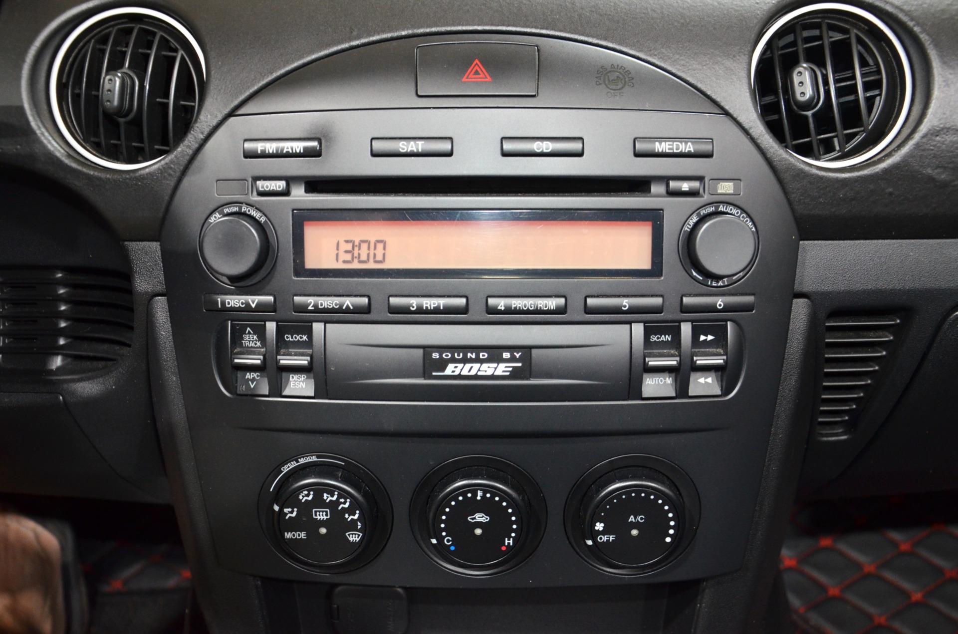 2006 Mazda MX-5 Miata Miata Grand Touring photo 28