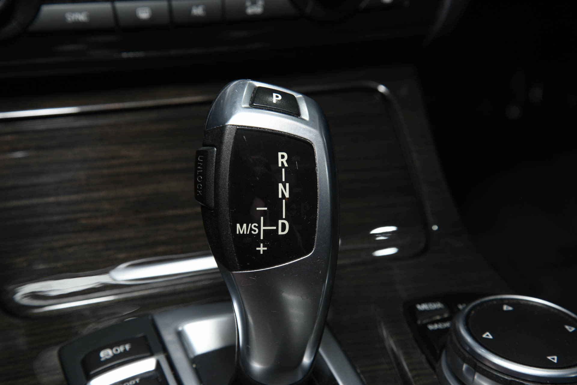 2015 BMW 5 Series 535i - Photo 37