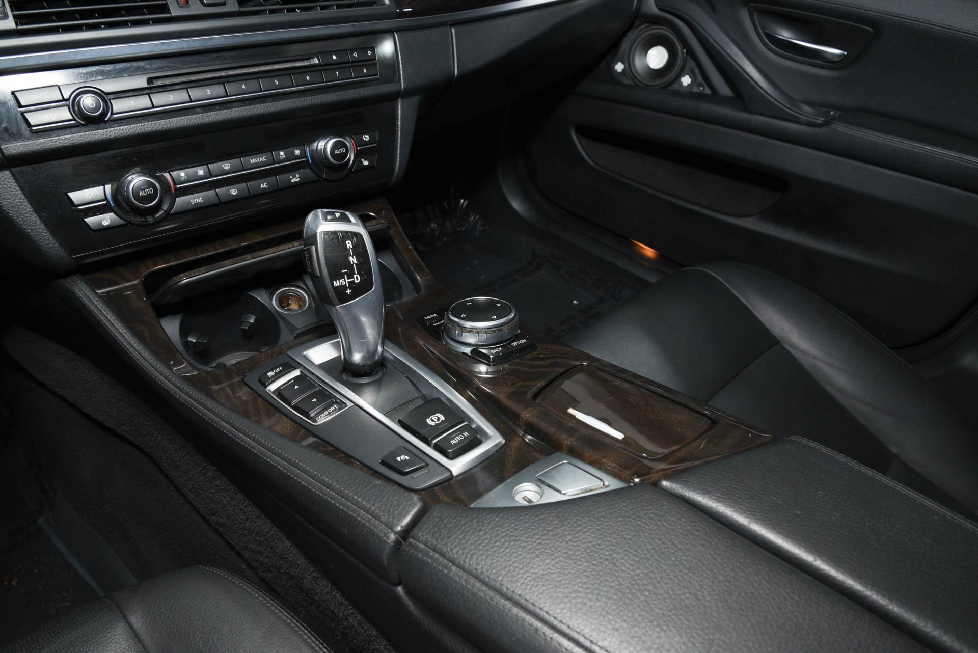2015 BMW 5 Series 535i - Photo 32