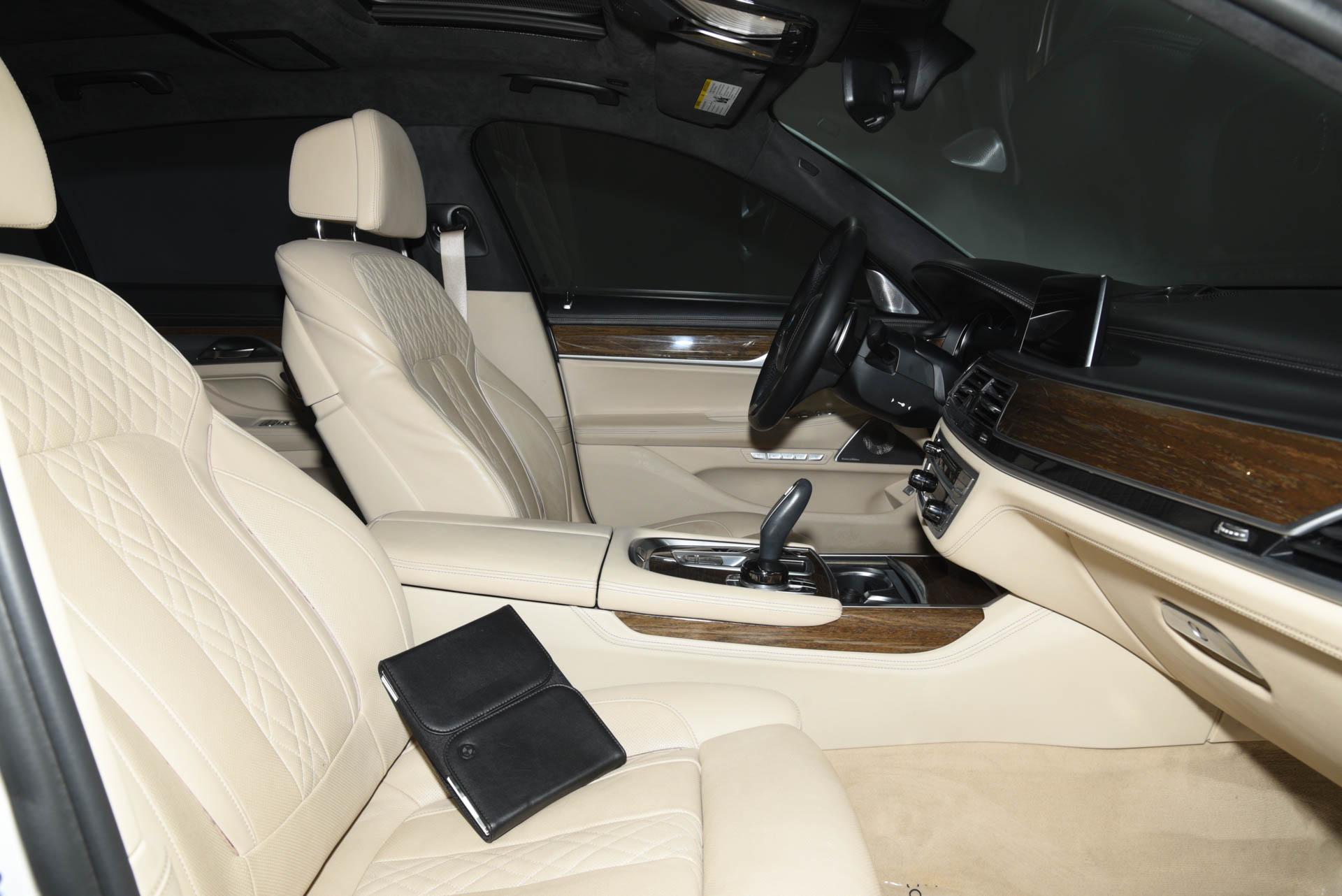 2018 BMW 7 Series 750i - Photo 17