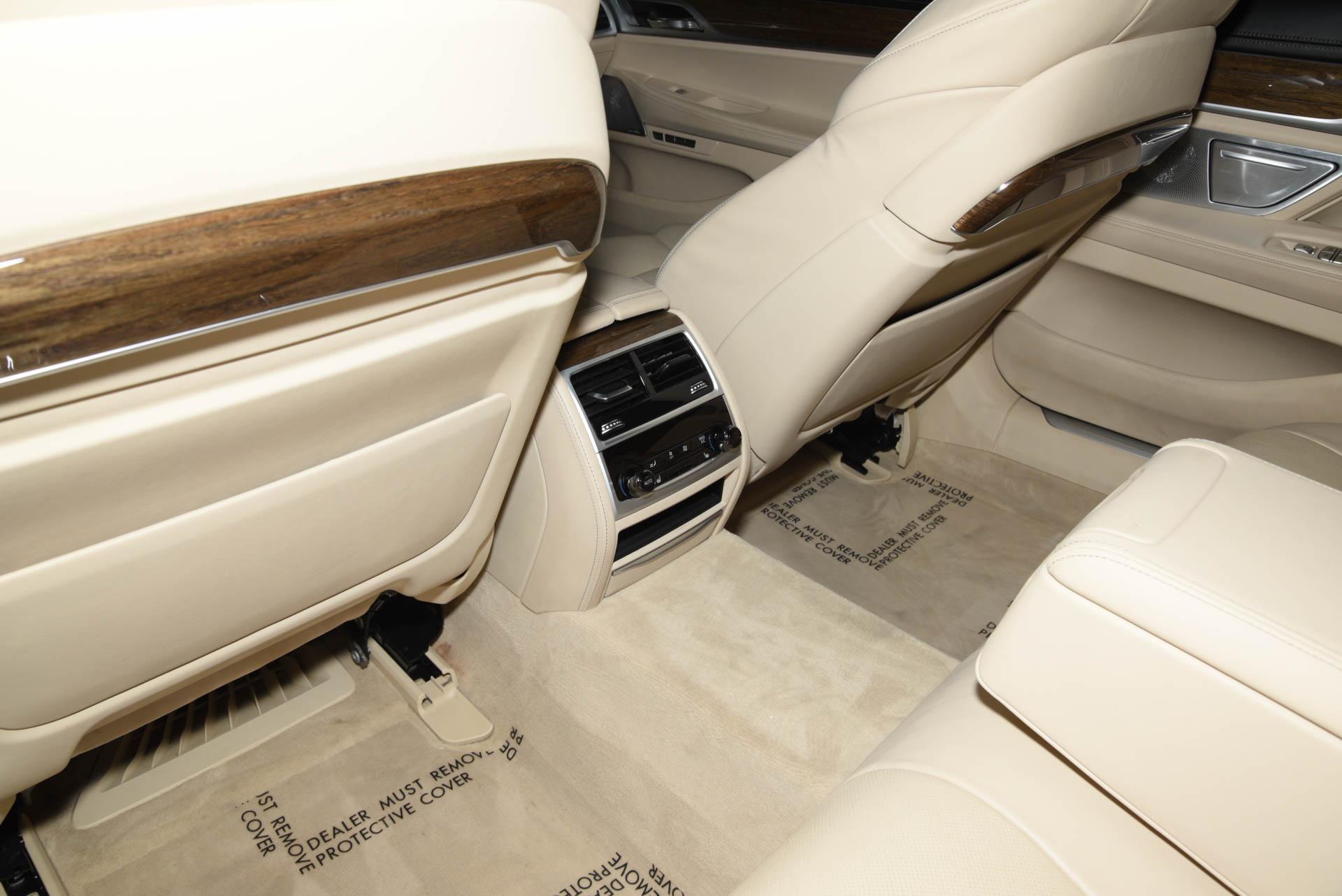 2018 BMW 7 Series 750i - Photo 24