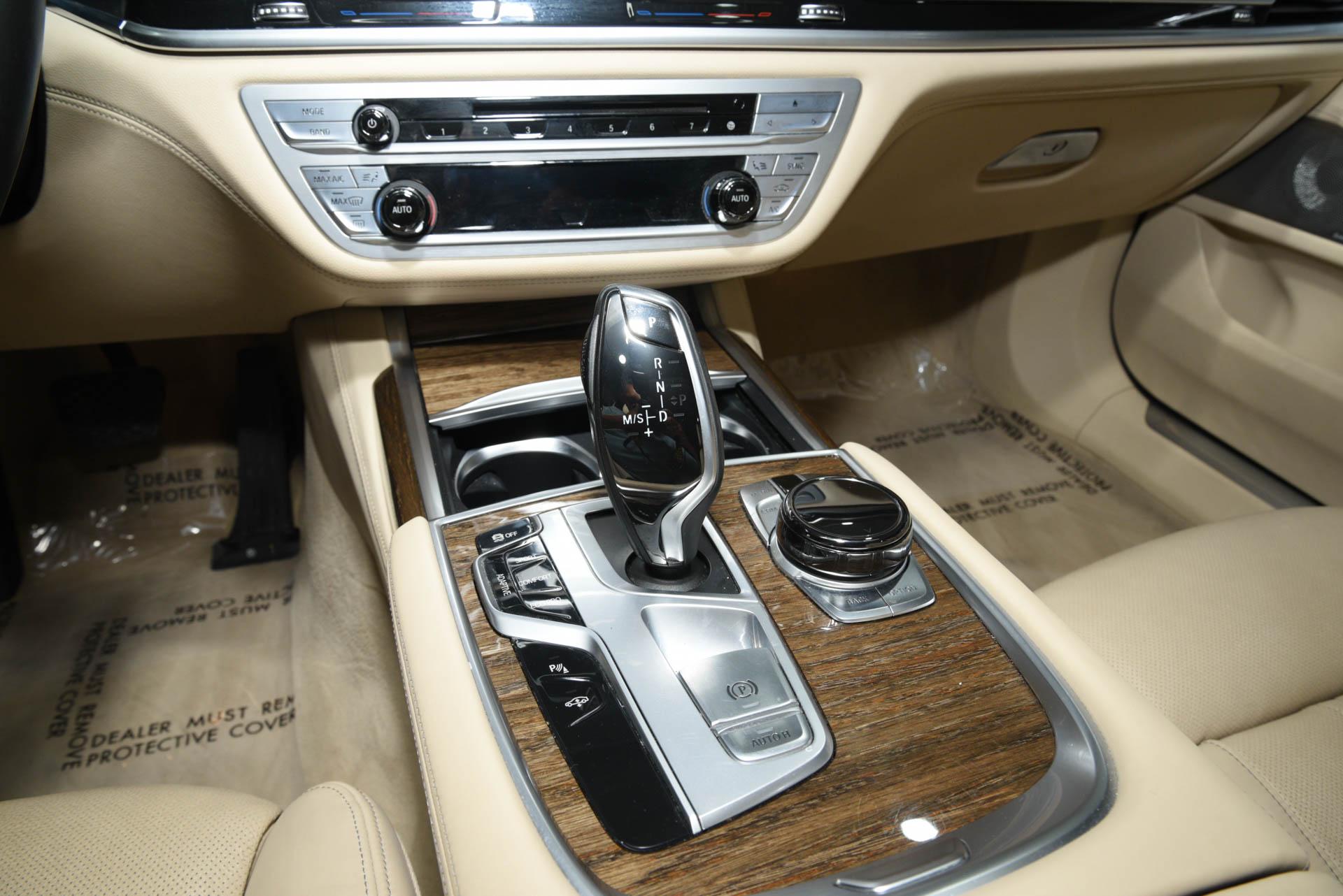 2018 BMW 7 Series 750i - Photo 35