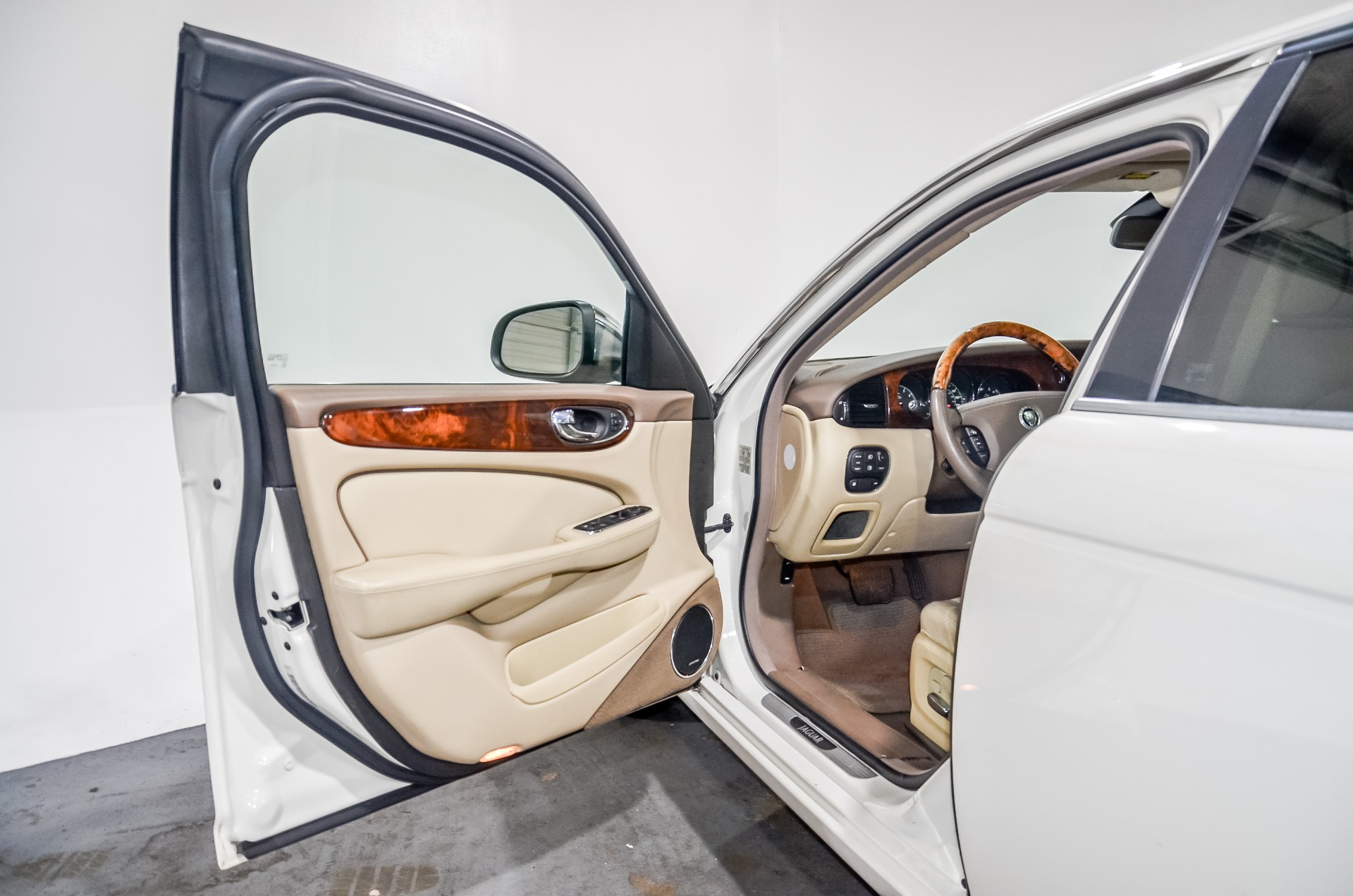 Used 2008 Jaguar XJ-Series XJ8 For Sale (Sold) | Car Xoom