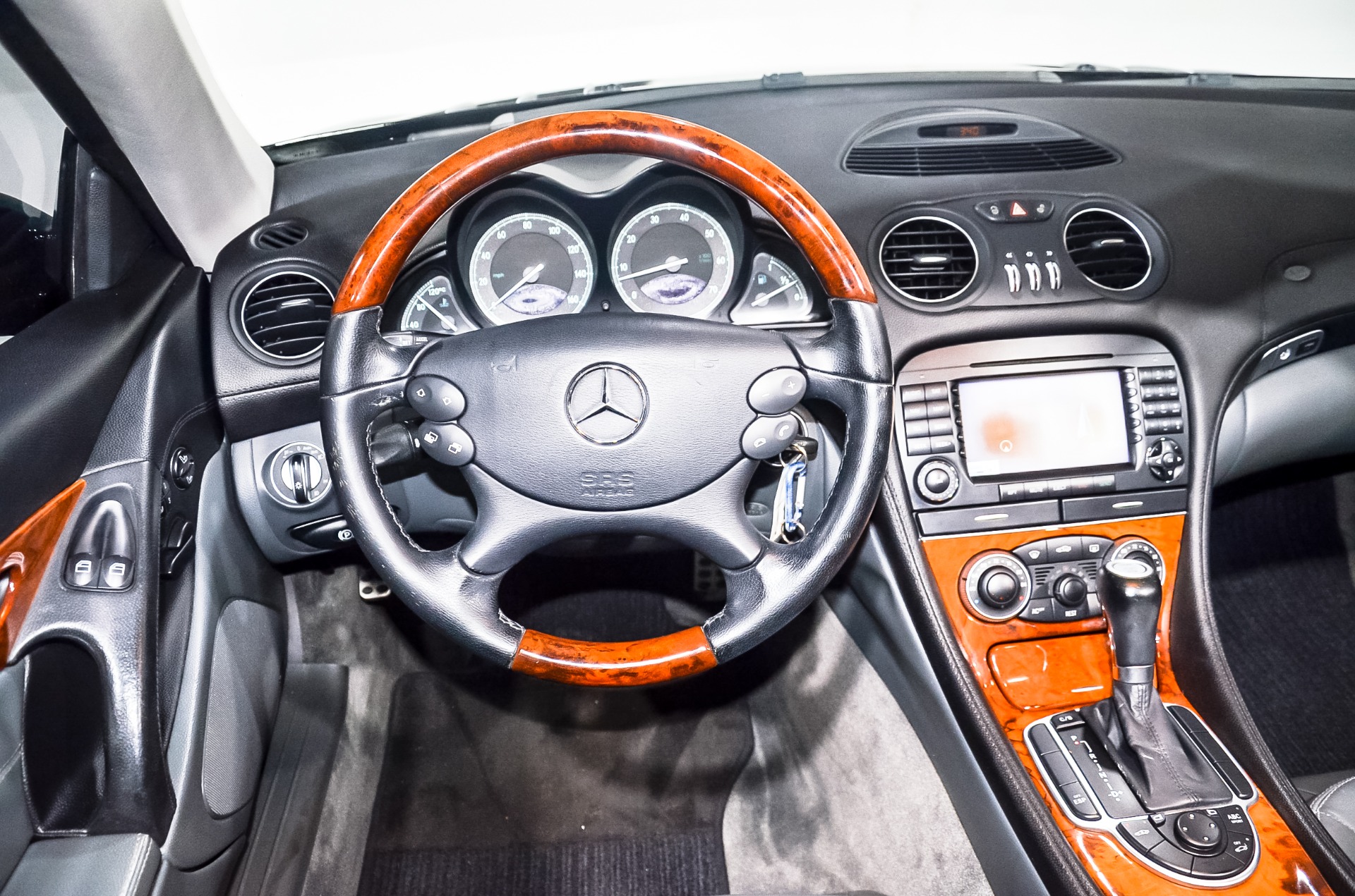 2005 Mercedes Benz SL 500 photo 27