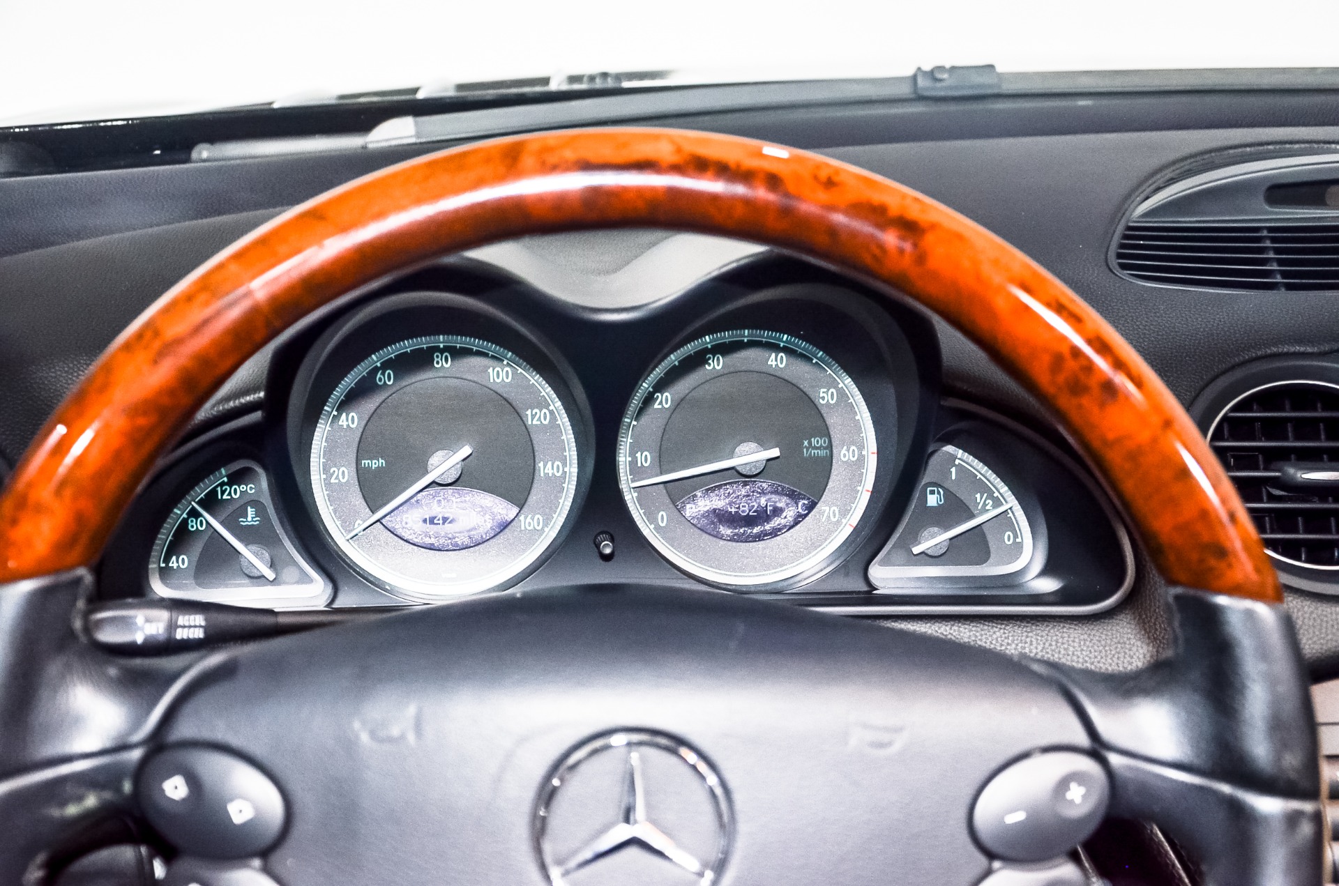 2005 Mercedes Benz SL 500 photo 30